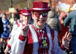 Rosenmontag In Jena Farbe Und Frohsinn Erlebte Winzerla 43